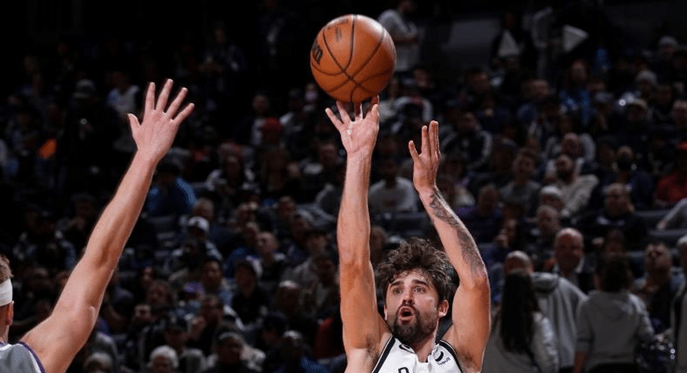 九游娱乐官网赛后体能课后，萨克拉门托国王回应争议备战NBA常规赛，气氛紧张，训练强度明显提升的简单介绍