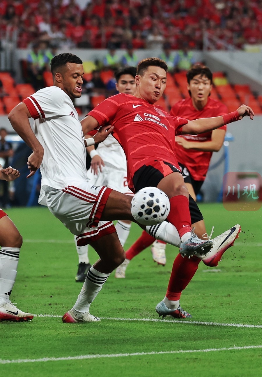 九游娱乐官网关于成都蓉城迎足总杯关键赛，加时末段手感冰凉，赛场秩序良好，赛程密集仍需轮换的信息